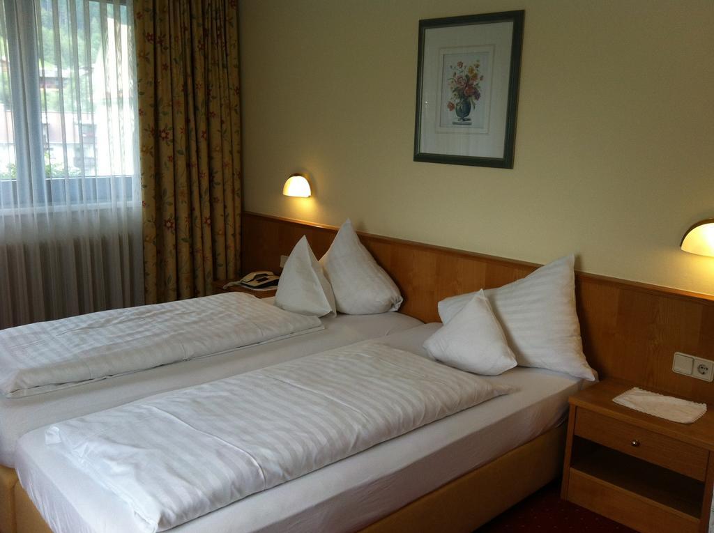 Hotel Medrazerhof Fulpmes Habitación foto